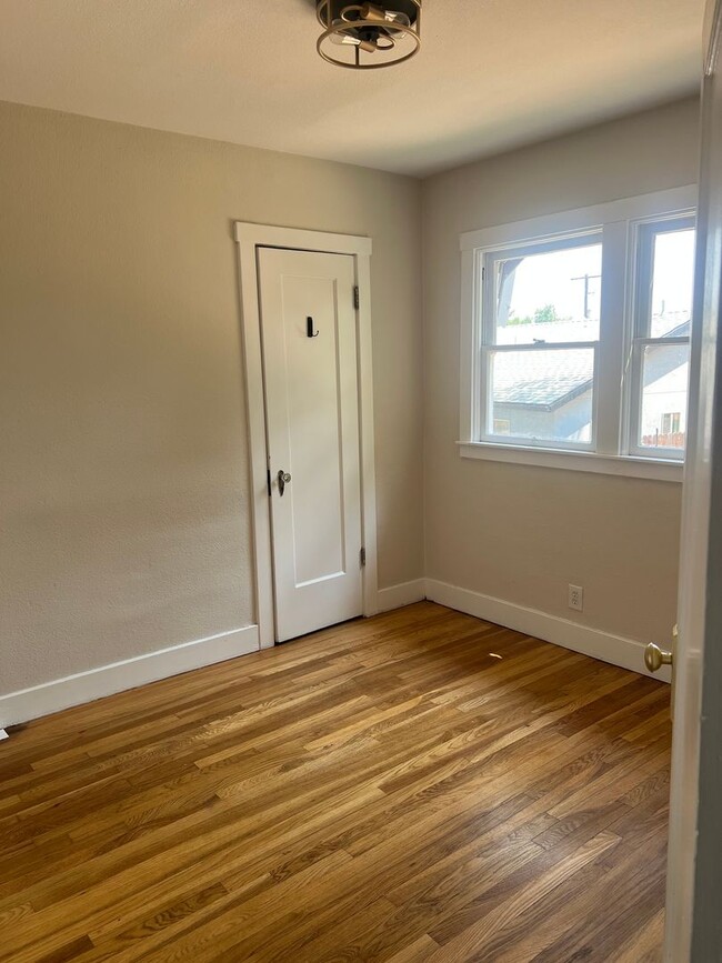 Building Photo - 308 College Ct