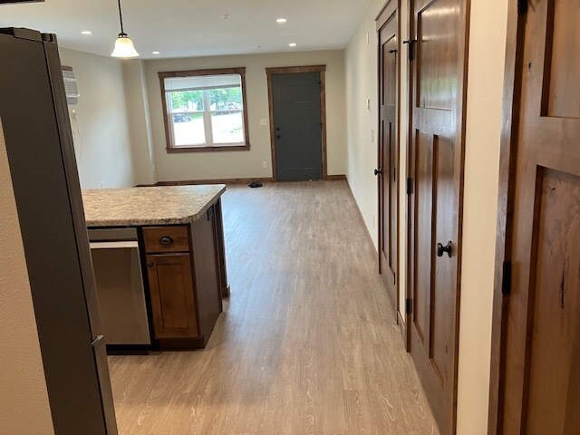 Building Photo - 618 E Grand Ave