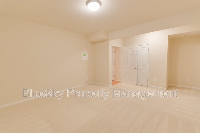 Building Photo - 2170 Saranac Ct