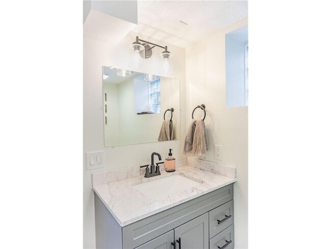 Building Photo - 112514 E Washington Ln