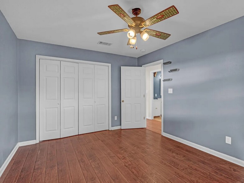 Building Photo - 40 Sharilyn Dr