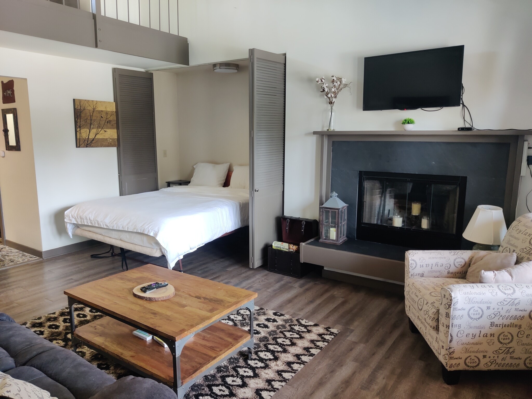 Murphy bed - 18575 SW Century Dr