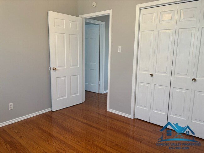 Building Photo - For Rent - 4 Bed/2 Bath near ASU - 1934 A&M Ave