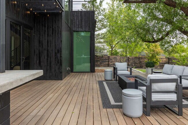 Building Photo - Modern Luxury Rental with Unobstructed Fla...