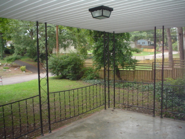 Building Photo - Ranch Style House with a Fenced-in Back Ya...