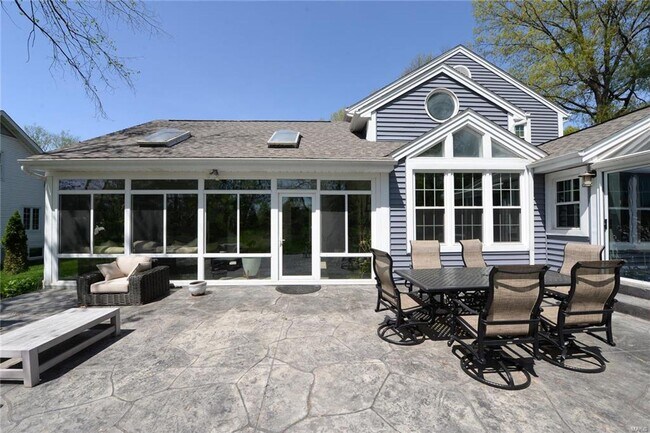 Building Photo - 1306 S Geyer Rd