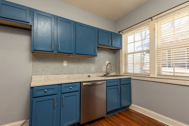 Building Photo - Midtown Charm!  Updated 3BR/2BA house