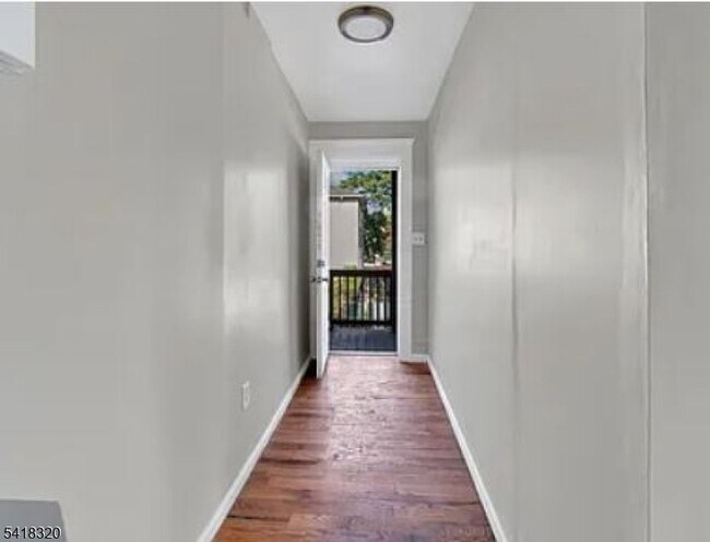 Building Photo - 84 Second St