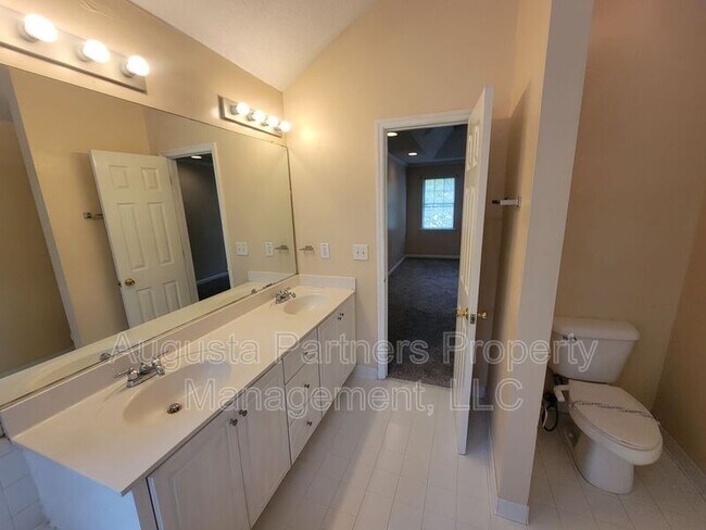 Building Photo - 1063 Waltons Pass