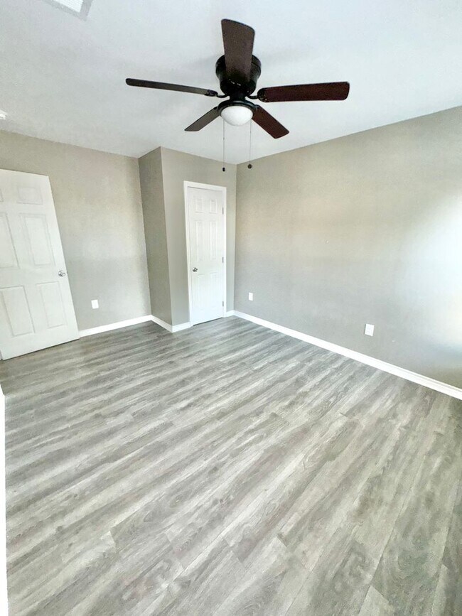 Building Photo - AVAILABLE SOON!