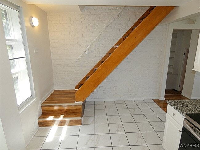 Building Photo - 522 Franklin St