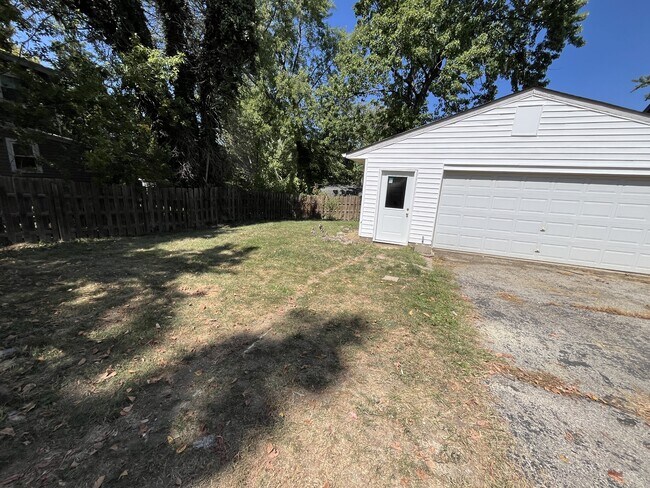 Building Photo - 5722 Bridgetown Rd