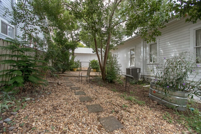 Building Photo - 1056 Stevens St