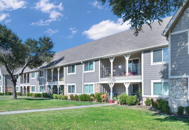 Building Photo - 2835 Villa Creek Dr