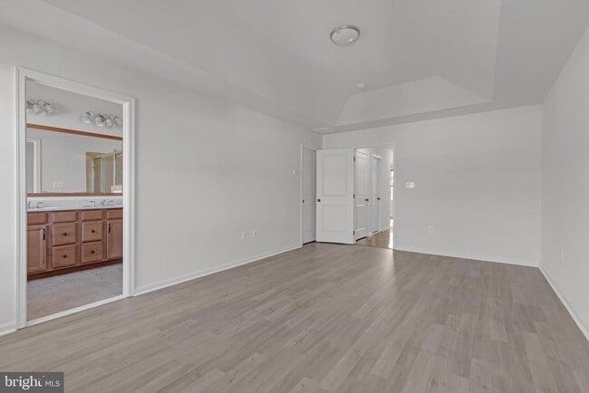 Building Photo - 22554 Cambridgeport Square