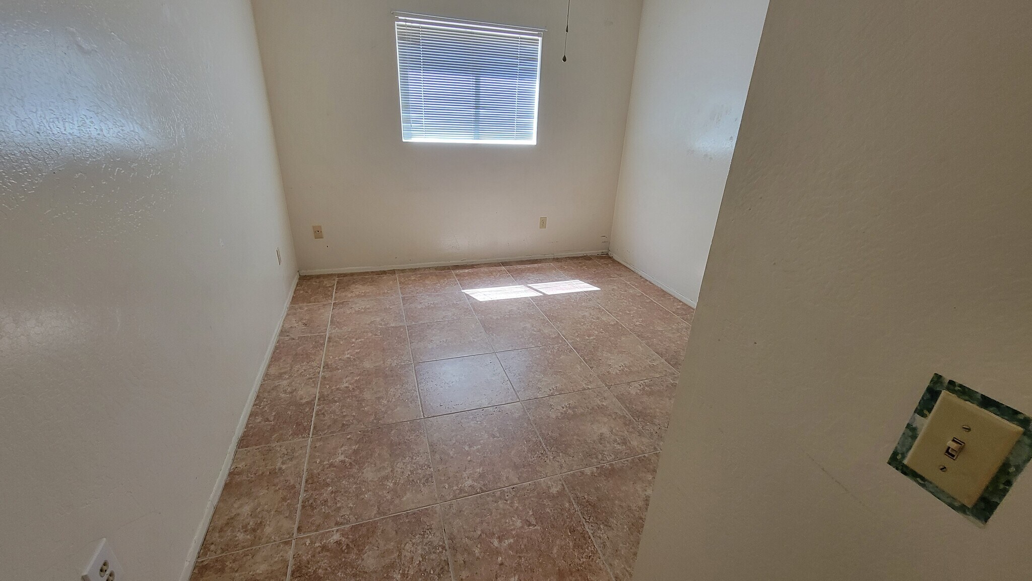 Building Photo - 109 W Concorda Dr
