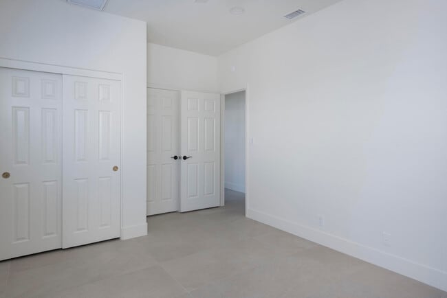Building Photo - 28 Park Mirage Ln