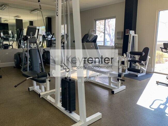 Building Photo - 1131 Stringers Ridge Rd