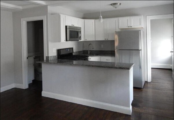 Building Photo - 70 Safford St