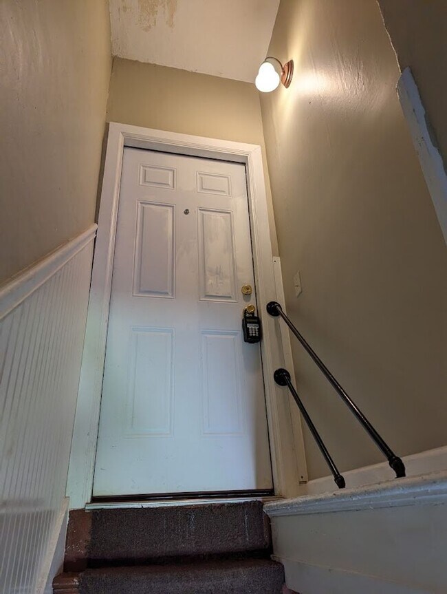 Building Photo - 626 Washington St