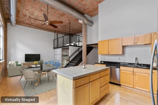 Building Photo - 521 S 7th St