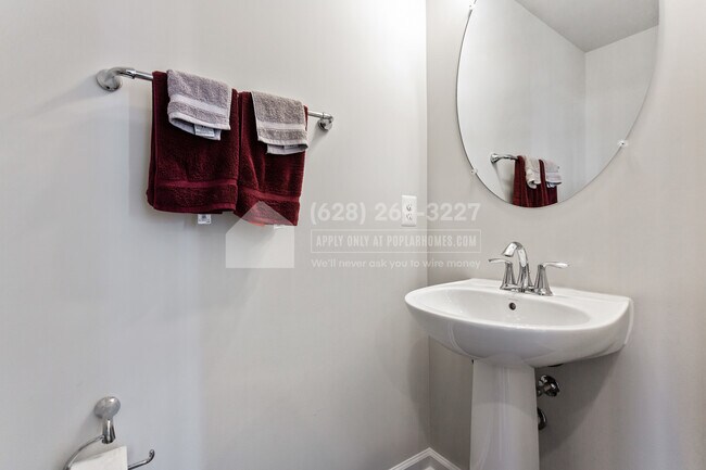Building Photo - 7113 Rowlock Aly