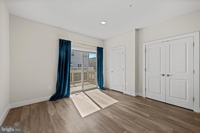 Building Photo - 148 Stowe Dr