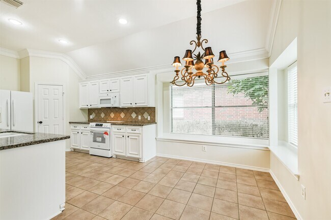 Building Photo - 7718 Trophy Pl Dr
