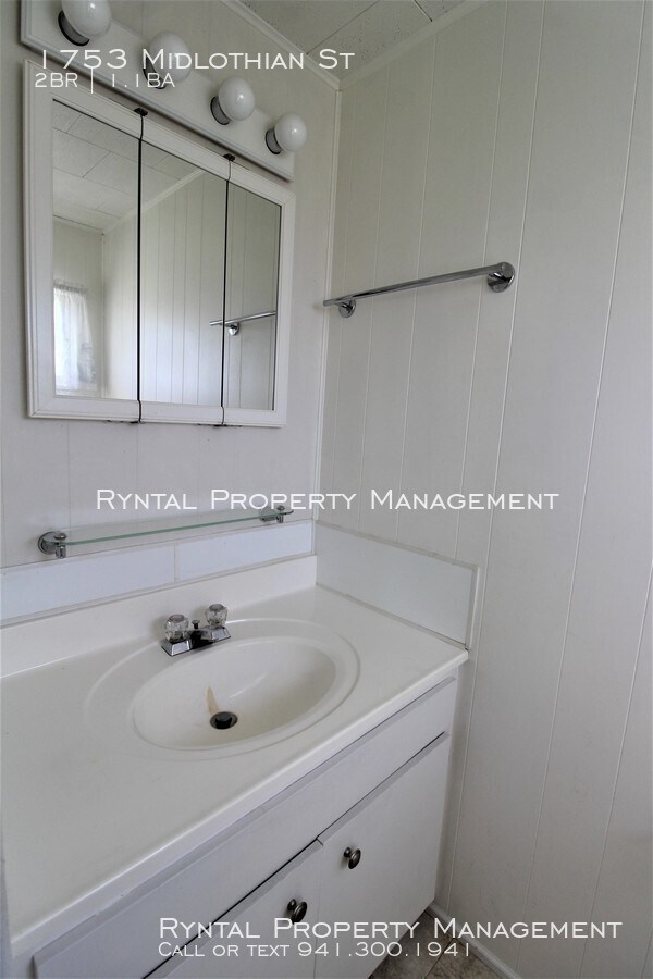 Building Photo - 1753 Midlothian St