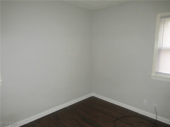 Building Photo - 18712 Parkmount Ave