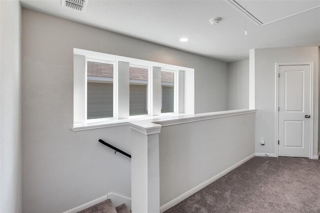 Building Photo - 221 Duck Creek Trail