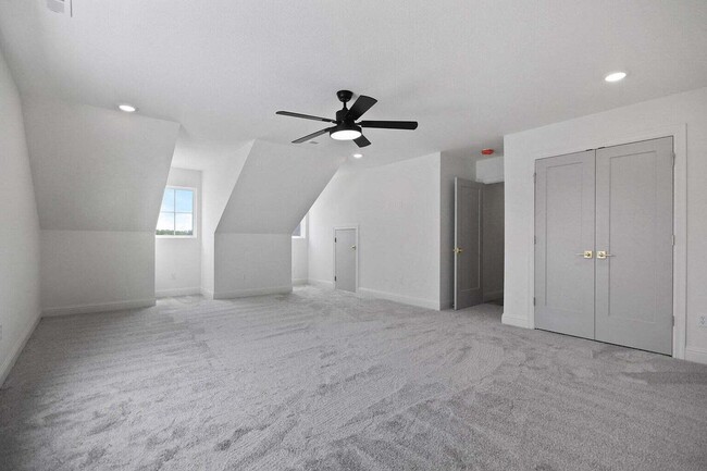 Building Photo - 5009 Whisper Dr