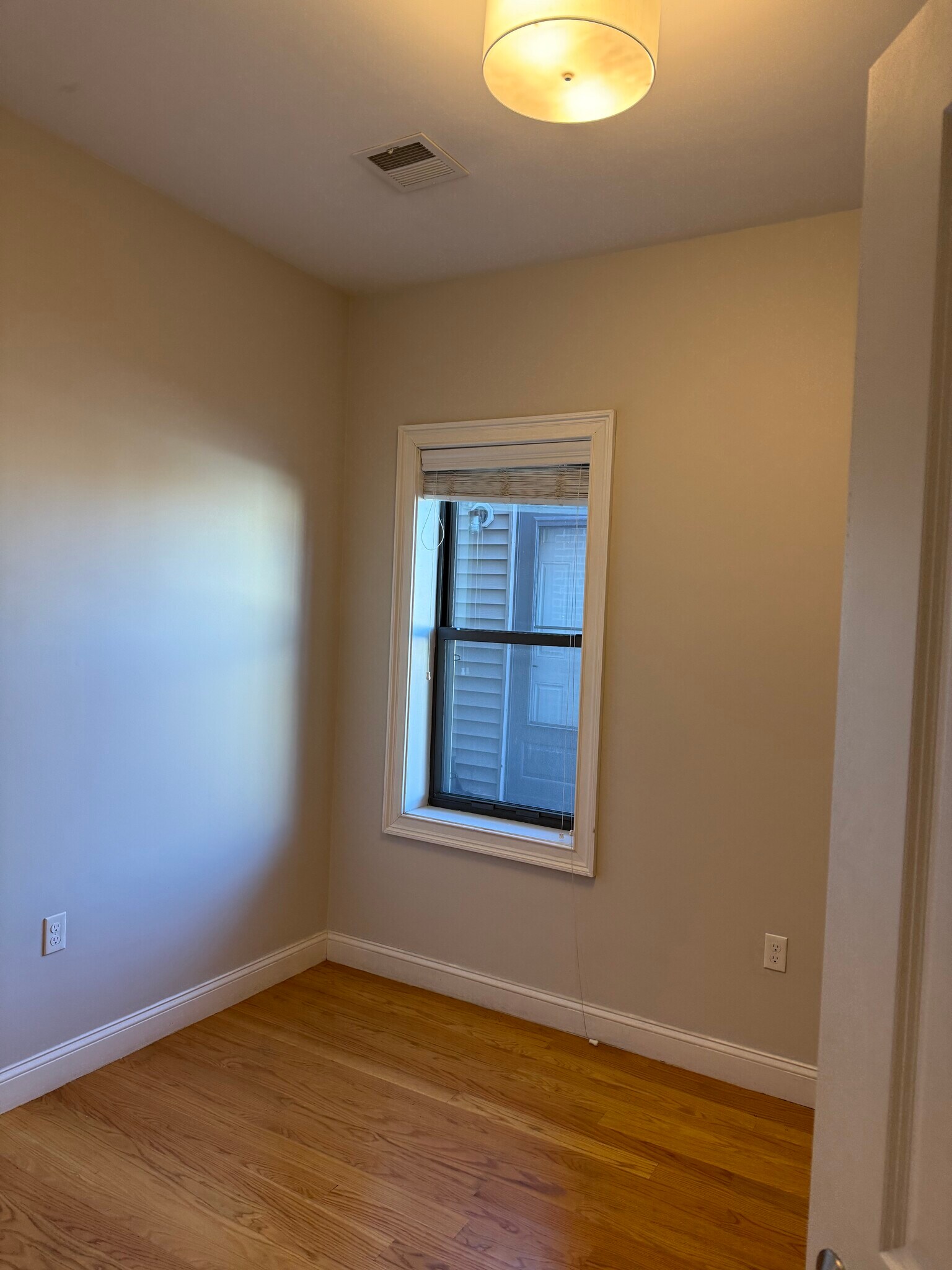 Building Photo - 151 Meridian St