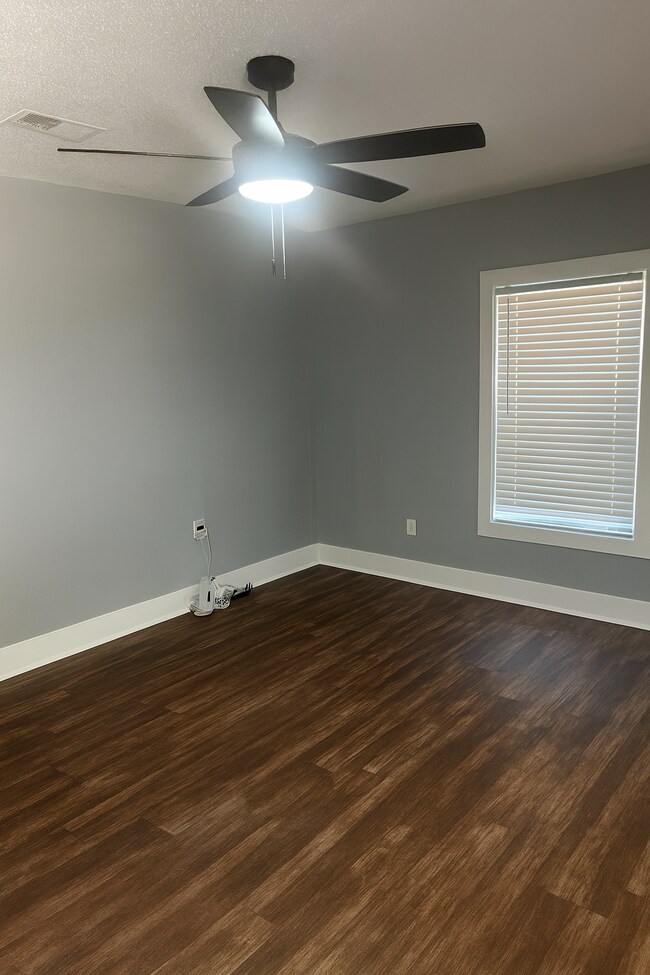 Building Photo - 260 Balkcom Ave