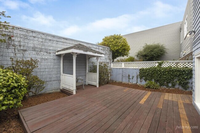 Building Photo - 467 40th Ave