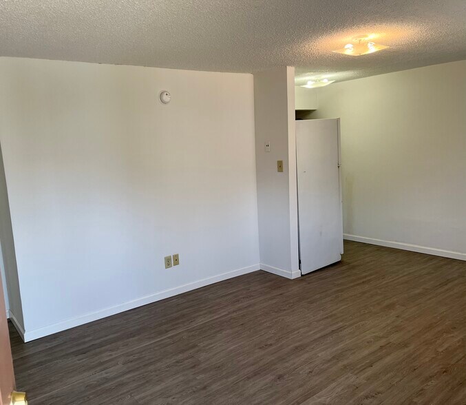Building Photo - 398 Pinetree Ridge Ln