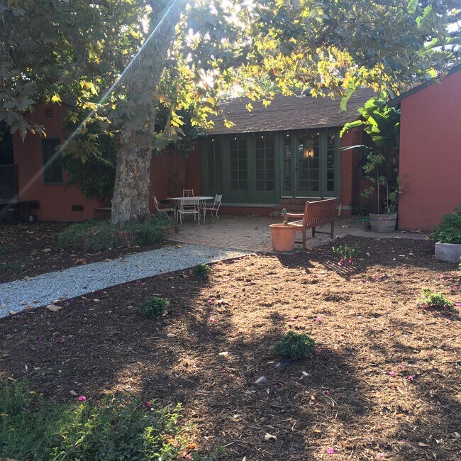 back patio - 5650 Rhodes Ave