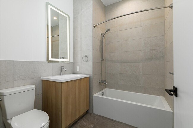 Building Photo - 200 Arno Dr