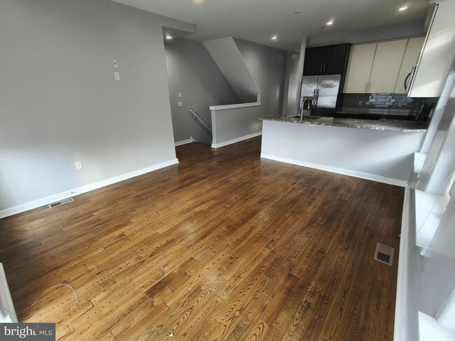 Building Photo - 1105 Mt Vernon St