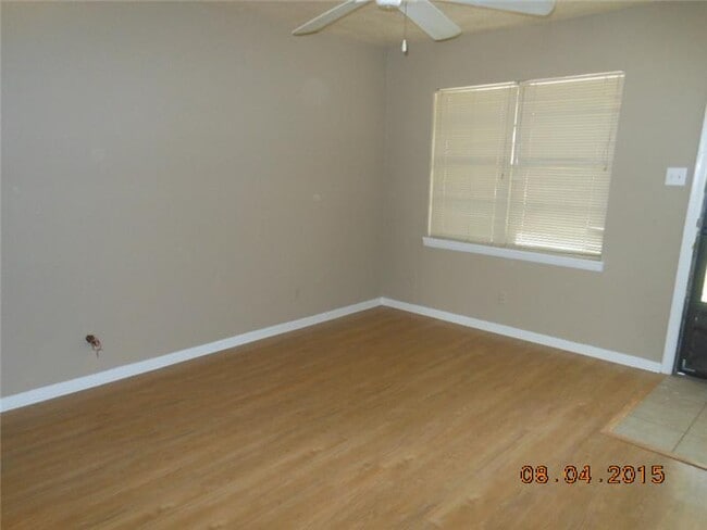 Building Photo - 1005 Cedar Dr