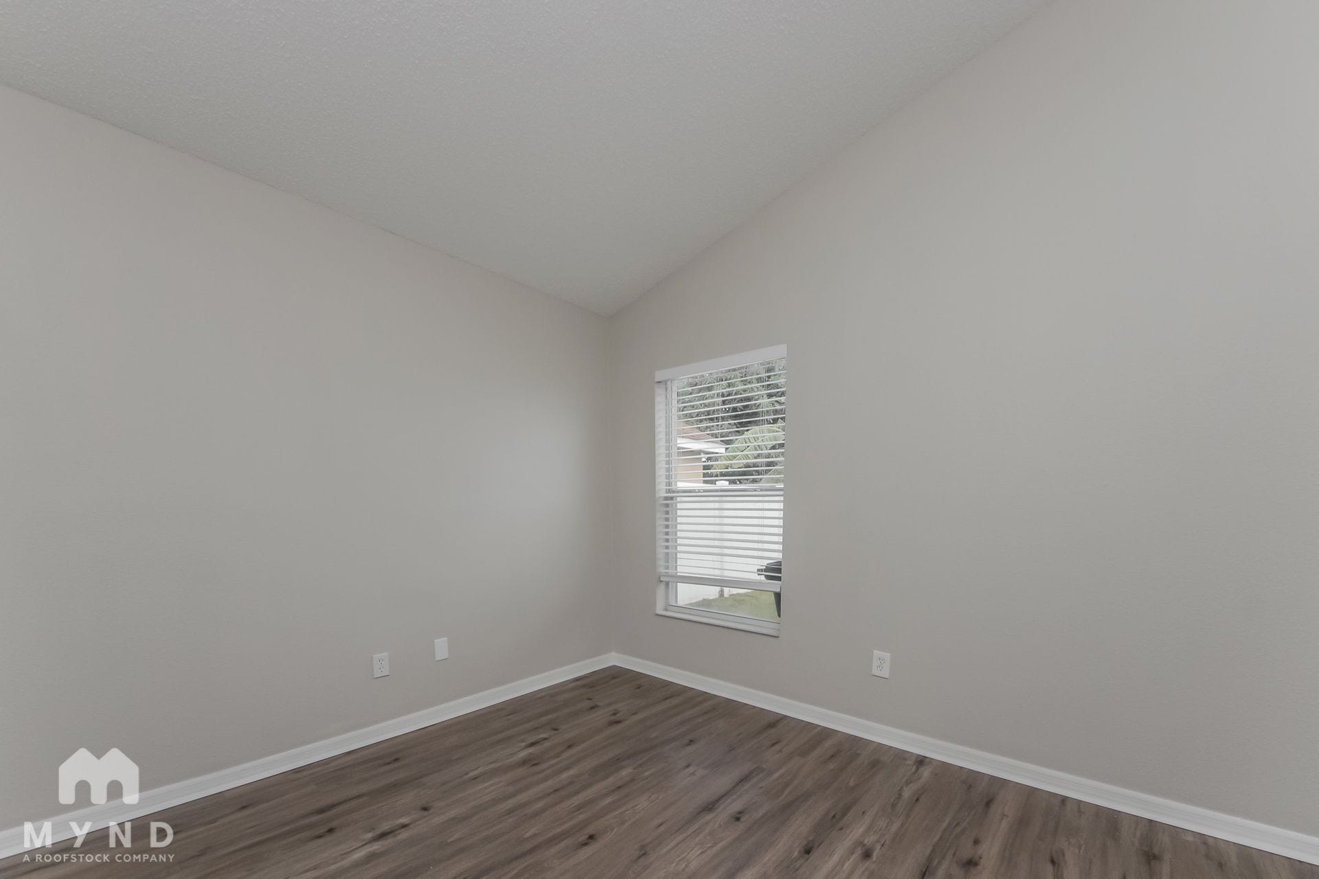 Building Photo - 723 Stonewyk Way