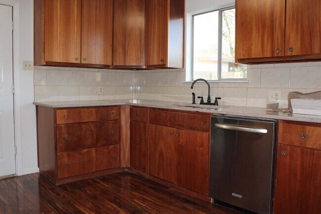 Building Photo - 4708 York Hill Dr