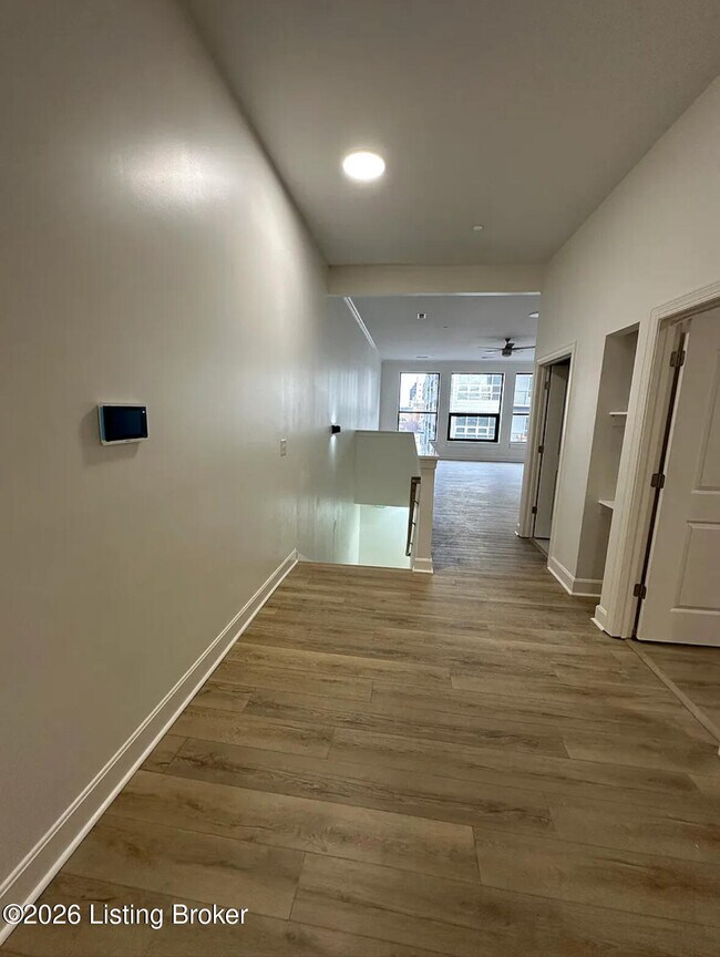 Building Photo - 540 S 4th St