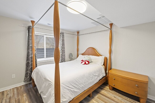 Building Photo - Spacious Home with Finished Basement, Granite Kitchen & Fenced Yard Near Fort Carson