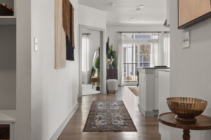 Building Photo - 1301 Leah Ave