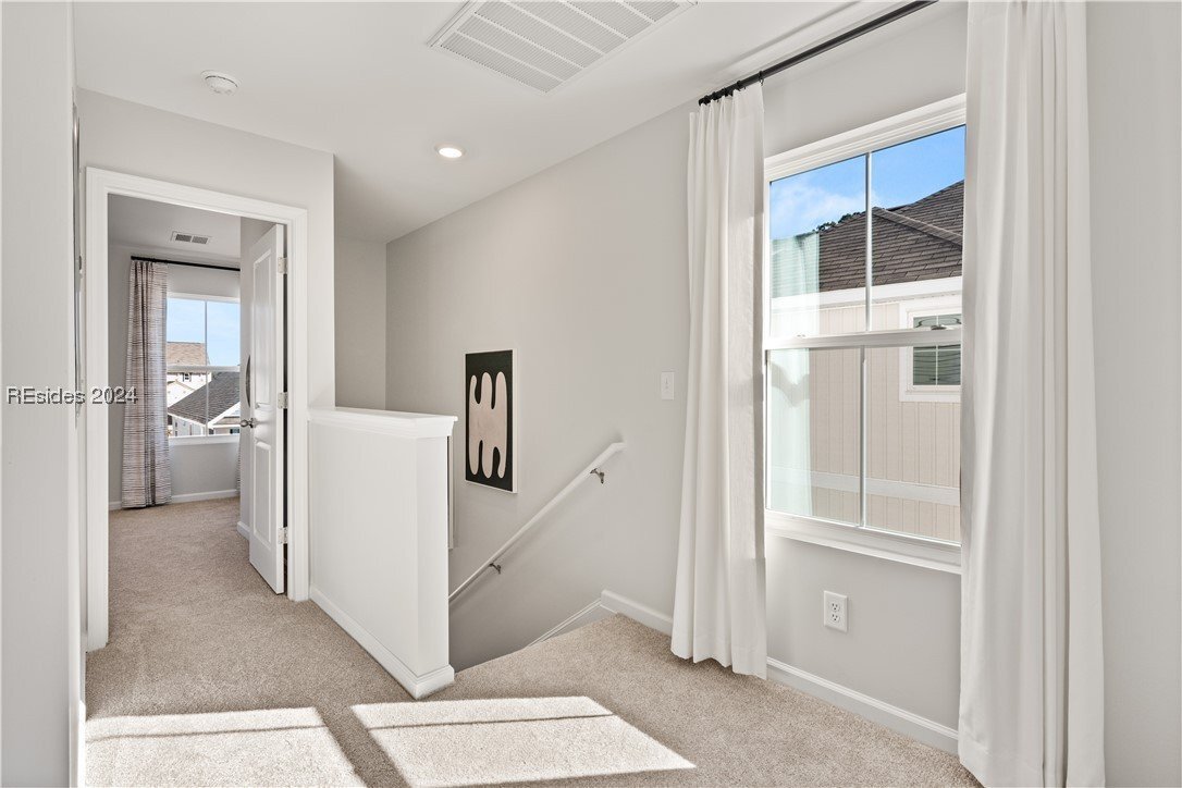 Building Photo - 7 Whispering Oaks Cir