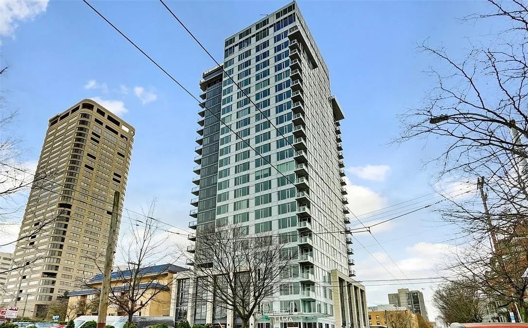 Building Photo - 1321 Seneca St