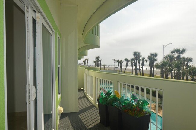 Building Photo - 9420 Seawall Blvd