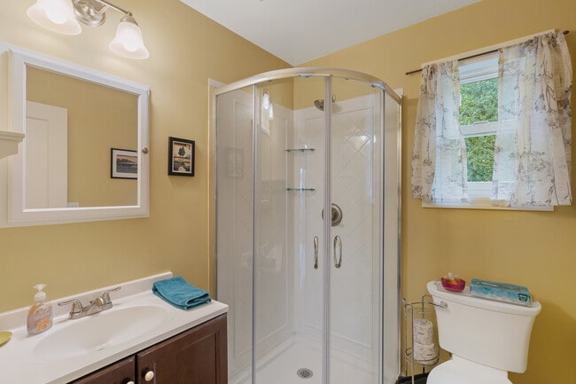 Building Photo - 6718 SW 36th Ave