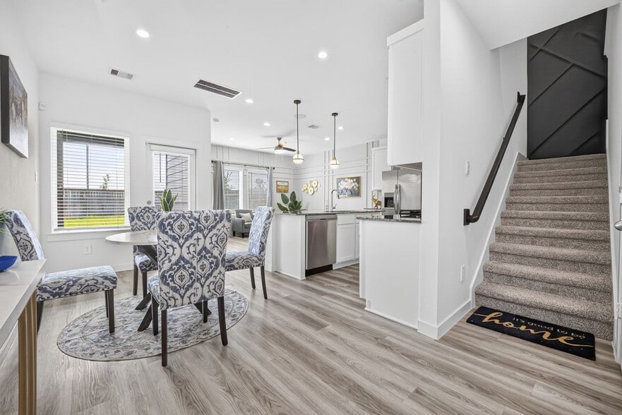 Building Photo - 10206 Penryn Frst Trl
